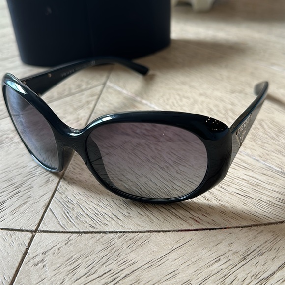 Prada Sunglasses SPR27L - Picture 3 of 9